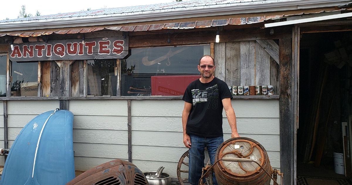 Dany St-Jean Antiquités, un endroit unique où se mêlent articles anciens du quotidien et objets de collection